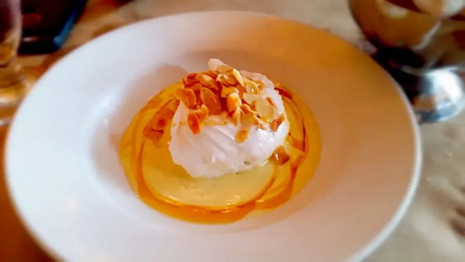 Floating island dessert at Brasserie by niche.  It was delicious!|Jihollandさん