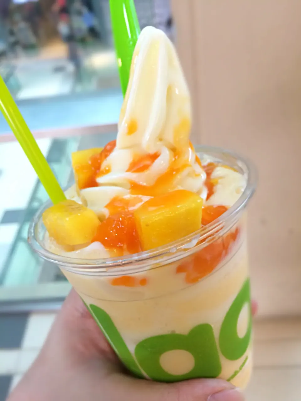 Snapdishの料理写真:llaollao Golden Plus #mangosmoothie|Pelsia Yapさん