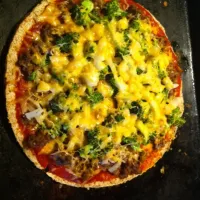 Home-Made Beef and Veggie Tortilla style Pizza|LaVonneさん