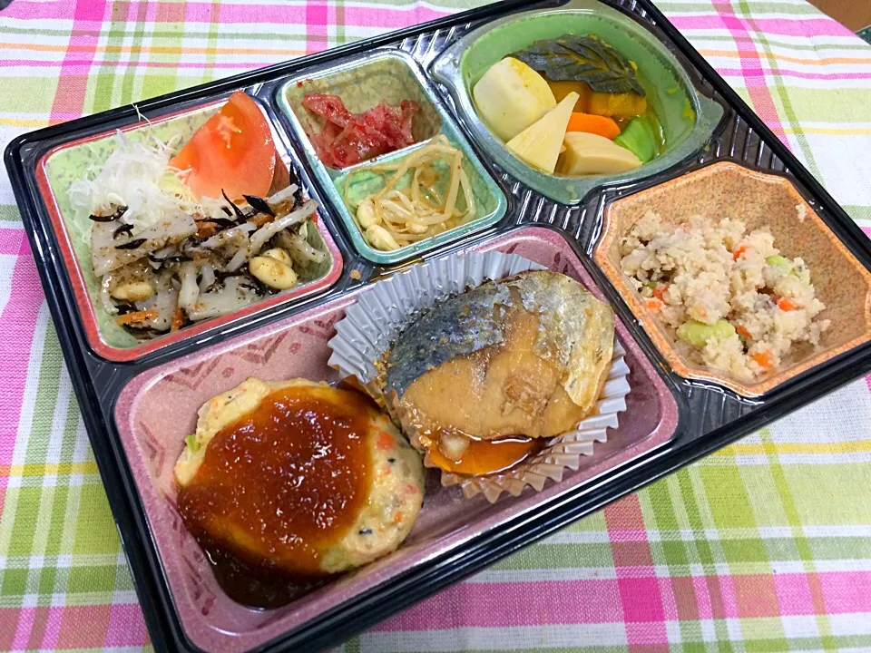 豆腐ハンバーグおろしソース 日替わり弁当 豊川市宅配|Naokazu Kuritaさん