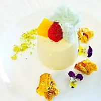 Snapdishの料理写真:Vanilla pannacotta, honeycomb, mandarin jelly, pistachio fairy floss