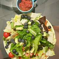 Avocado Salsa Salad #salsa #salad #blueberries|Roxxi Liさん