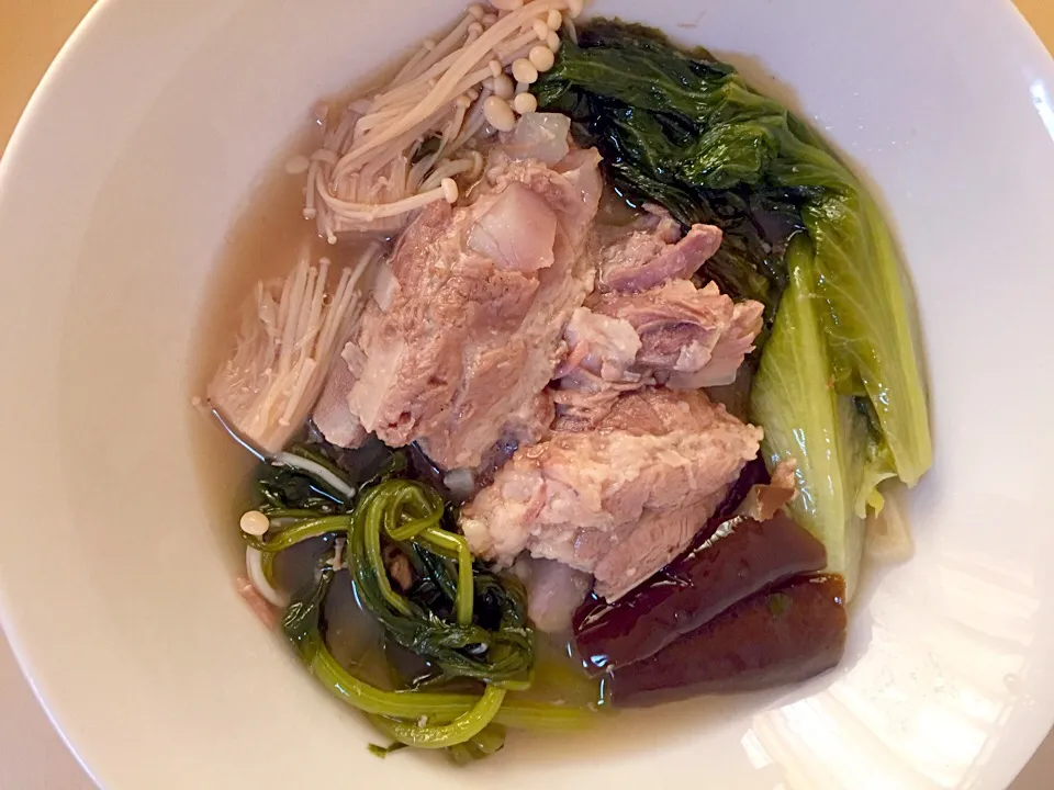 SINIGANG (Spare ribs in tamarind soup base with veggies)|AngeLさん