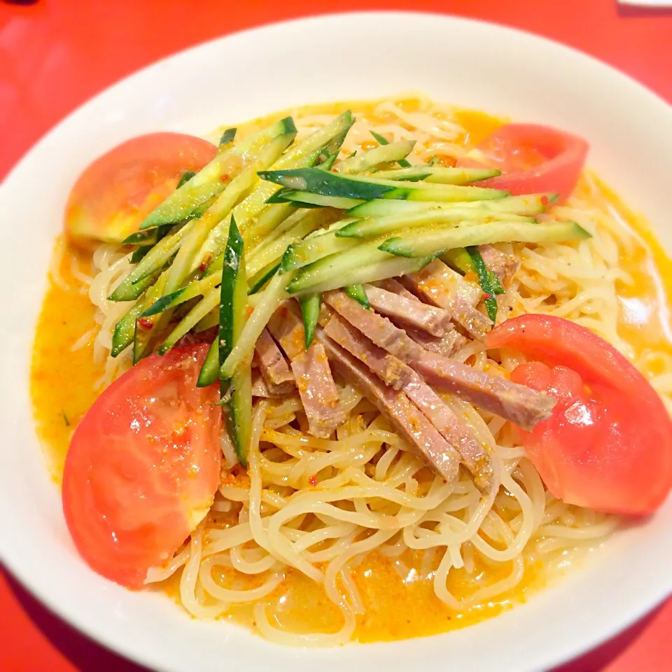 Snapdishの料理写真:夏の定番 冷し担々麺|uchikawa hiroshiさん