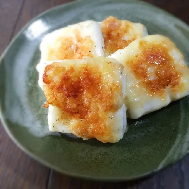 モッツァレラチーズの焼きはんぺん|ゆきっちん(・8・)さん