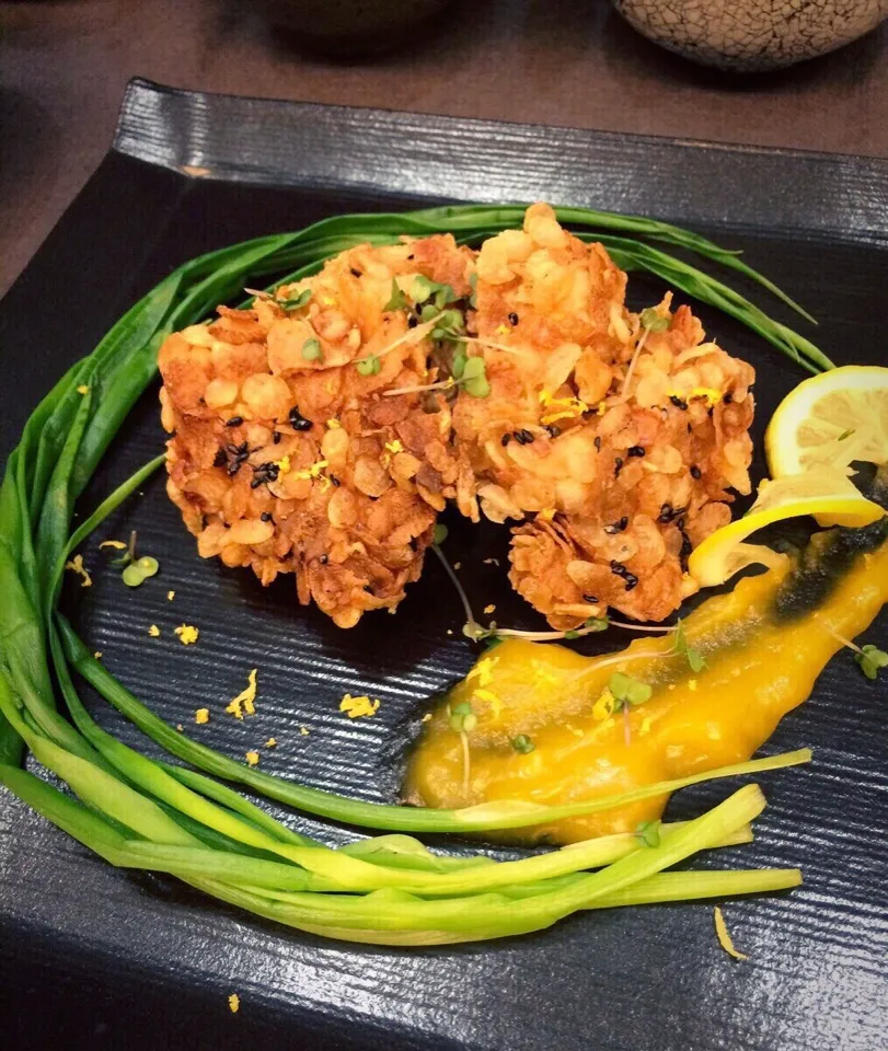 Snapdishの料理写真:もとぱんさんの料理 お煎餅🍘バリバリ衣の唐揚げ|kazumixさん