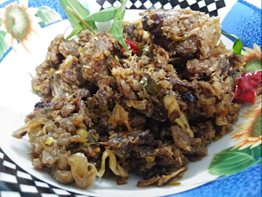 Sambal Ikan Perkasam - Fried Feremented Fish Flakes|FooDin'sさん