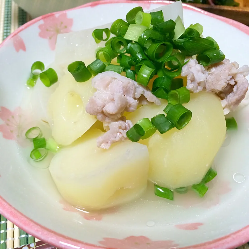 くららさんの料理 塩だけでウマ~❤ジャガイモと豚バラの煮物⭐|miyuさん