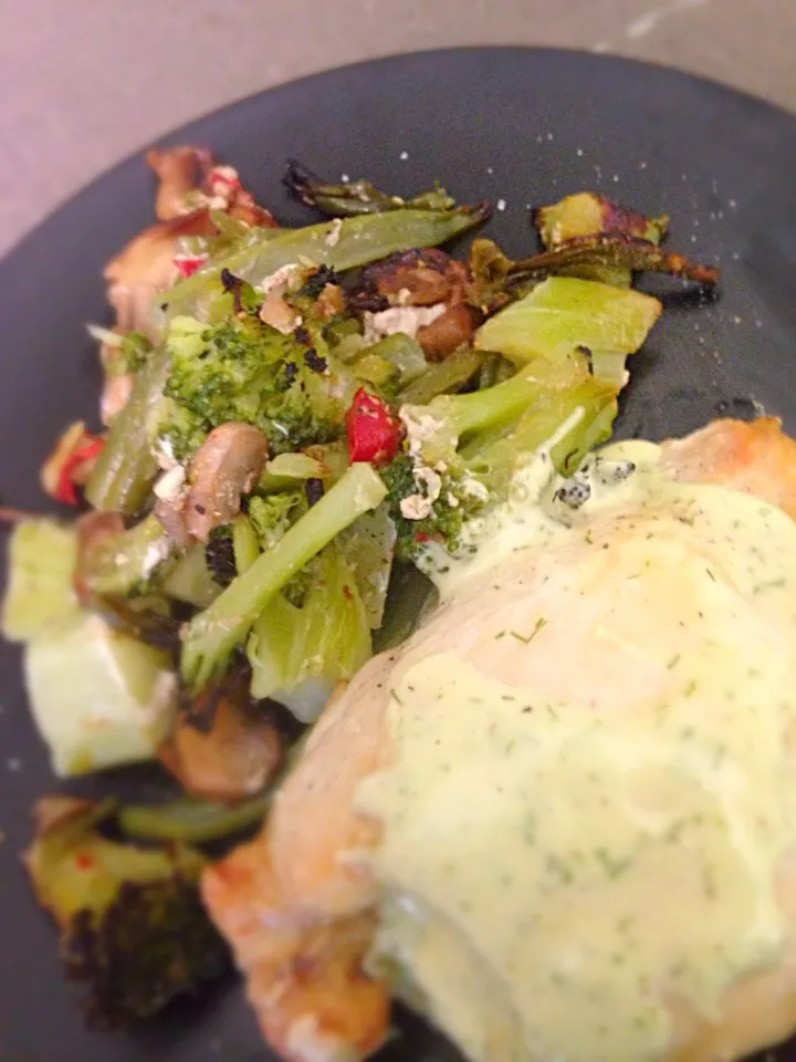 Paleo ranch chicken over roasted vegetables|robyn leeさん