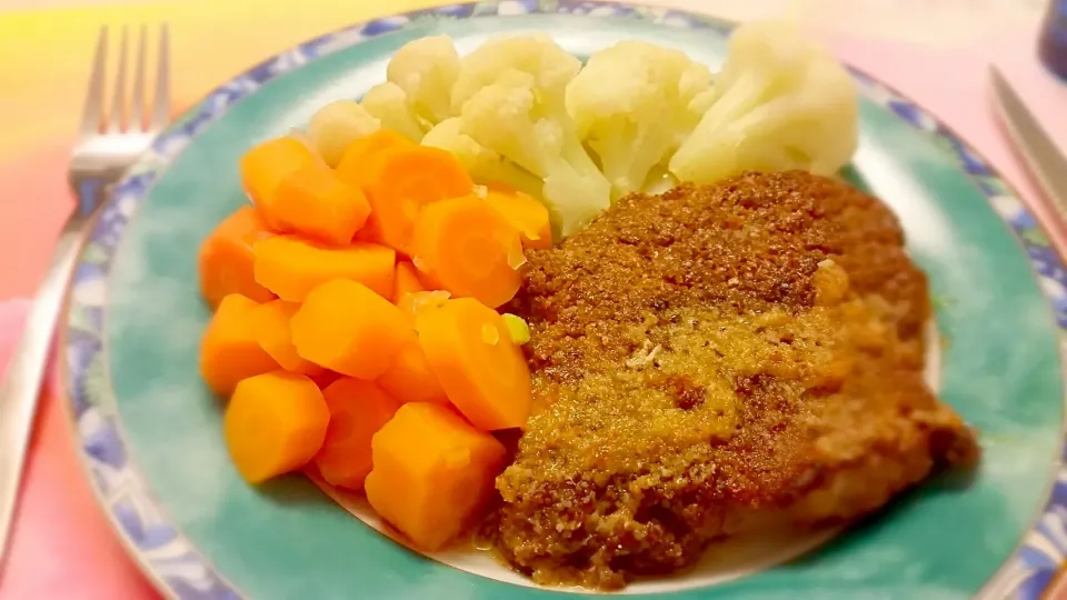 Grilled pork steak with tomatoe-wheat-parmesan-paste.|Najeskaさん