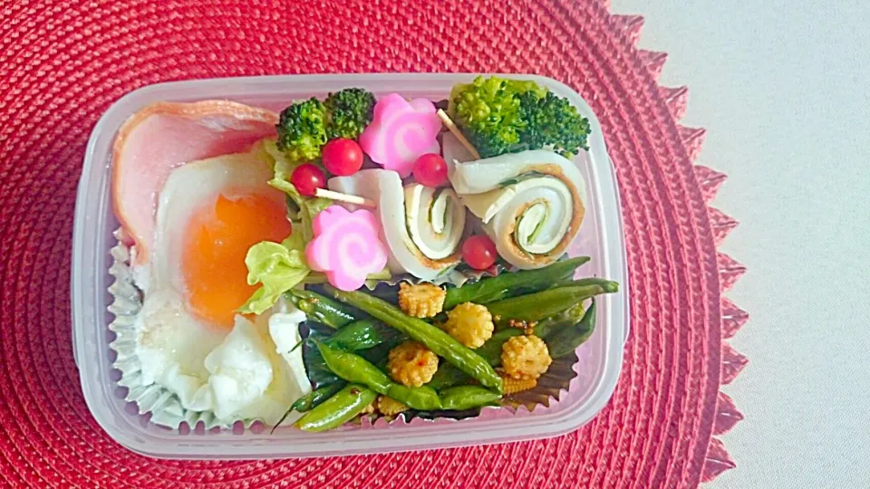 手抜きお弁当🍱☀   お昼パンを買って～|mika78さん