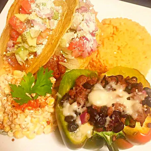 Taco stuffed peppers
Yellow rice
Shredded beef tacos
Mexican street corn salad|CHUENCHAIさん