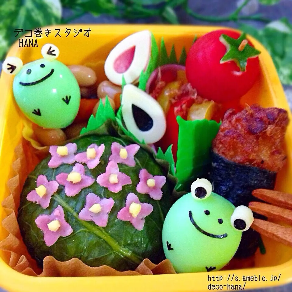 『かえるくんとあじさいのおにぎり』の子ども弁当|さとみ (satomi_foodart)さん