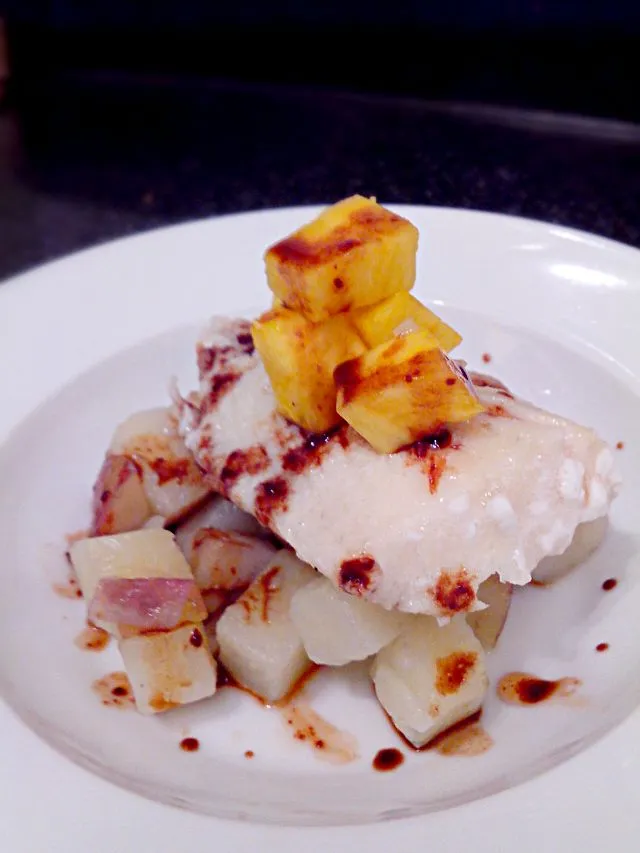 Cod w/ a drunken asian chocolate sauce garnished with pinapple|Abelさん