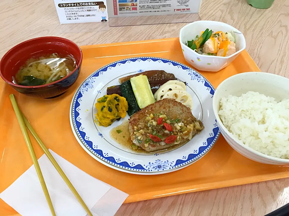 ハンバーグ香味ソースとグリル野菜添え(^O^)／|すかラインさん