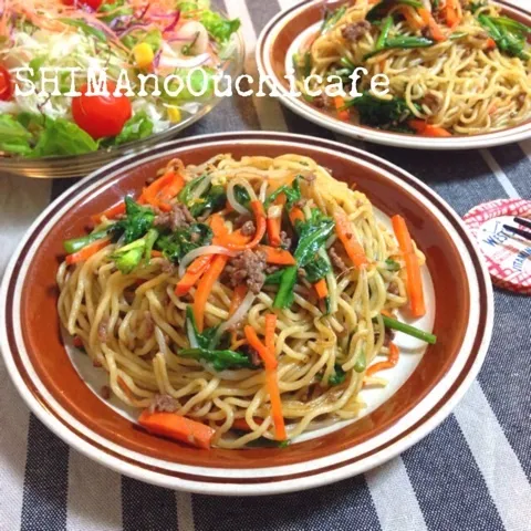 Snapdishの料理写真:『春菊と牛そぼろのオイスター焼きそば』 #SHIMAのオウチカフェ|SHIMAさん