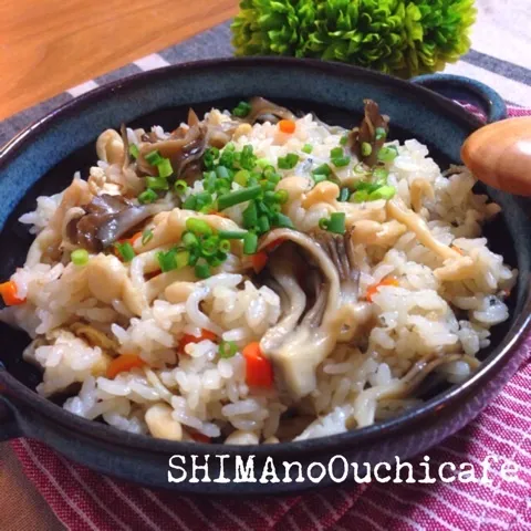 Snapdishの料理写真:『昆布水で簡単！シラスとキノコの炊き込みご飯とスパイス講座レポ』 #SHIMAのオウチカフェ|SHIMAさん