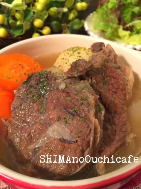 Snapdishの料理写真:『大きなお肉！牛スネ肉のポトフ と、満開！お花見』 #SHIMAのオウチカフェ|SHIMAさん