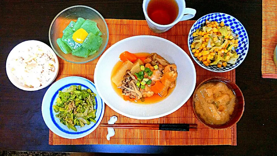 鶏手羽元と色々野菜のこっくり煮♪|pikyuさん