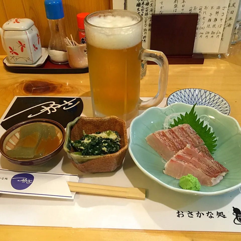 帰りがけにお魚食べたくておさかな処つかさで天然鯛のお刺身とビール♡|Mehco Coconutvanillaさん