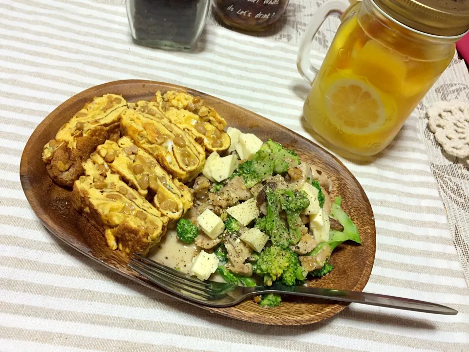 納豆卵焼きと胡桃とブロッコリーのチーズサラダ|あやこさん