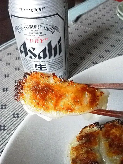 Snapdishの料理写真:Yesterday ... Beer and gyoza|Nigelさん