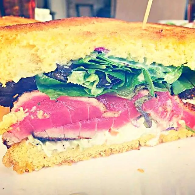 ahi tuna sandwich|CHUENCHAIさん