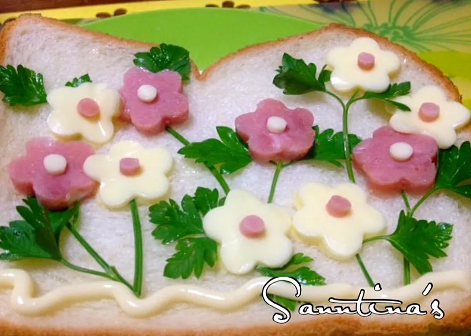 Snapdishの料理写真:✨Open sandwich "flower garden" for breakfast😋オプンサンド"フラワー ガーデン"for 朝ごはん✨|🌺Sanntina🌺さん