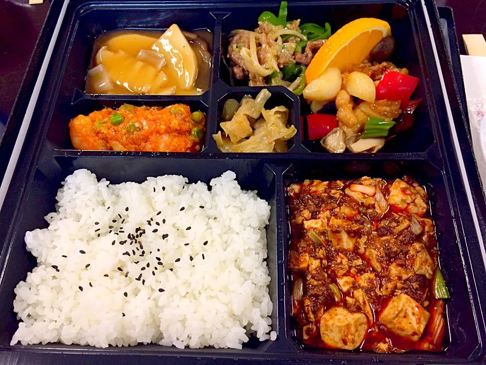 Snapdishの料理写真:四川飯店の弁当|Food is lifeさん