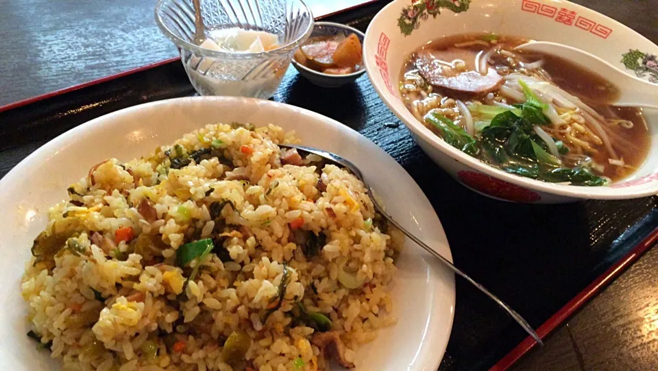 【日替定食】高菜チャーハンと小ラーメンを頂きました。|momongatomoさん