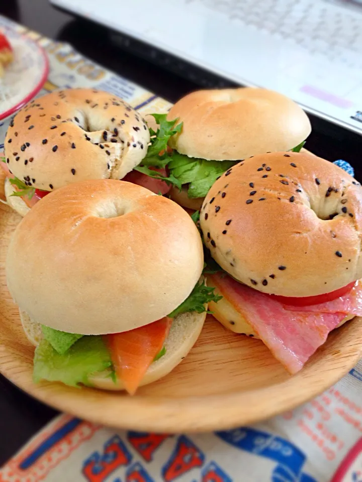 ベーグルサンドでお友達とランチ♡|朱里♡さん