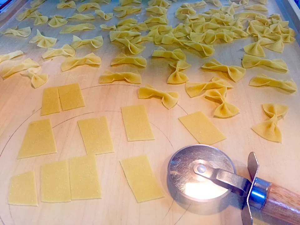 Bow tie pasta from scratch|Kawasaki Mikeさん