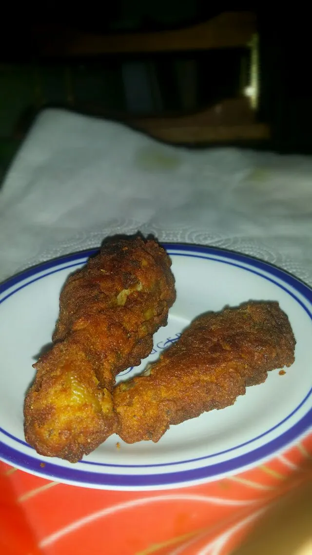 #my version of fried chicken (buttermilk & flour w/turmeric/garkic/fresh dill/salt & pepper....so yummy. ...|klaireさん