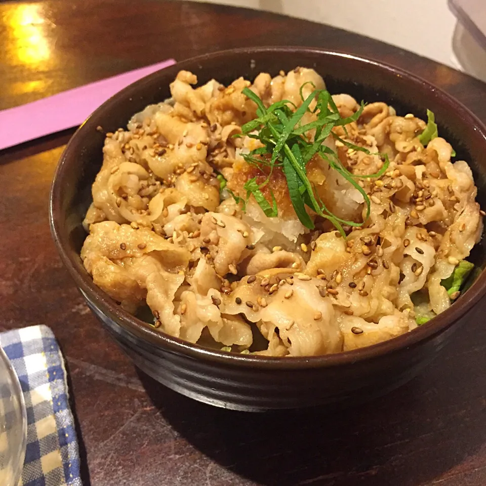 松坂豚しゃぶのステーキ醤油丼|hirotomoさん