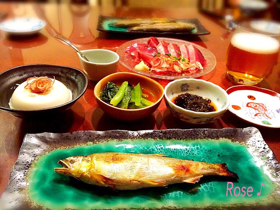 初鮎で今夜の夕食♪            鰹、小松菜煮浸し、冷奴、もずく酢、砂肝パクチー他|72roseさん