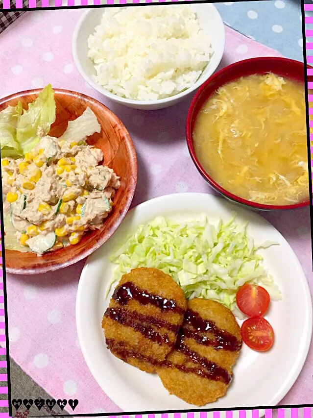 Snapdishの料理写真:6/17(水)晩ごはん♡かぼちゃコロッケ  ツナサラダ  ご飯  玉ねぎと卵の味噌汁|⁑葉月⁑さん