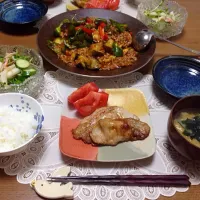 Snapdishの料理写真:麻婆ナス☆生姜焼☆サラダ☆お味噌汁☆|Milfeliceさん