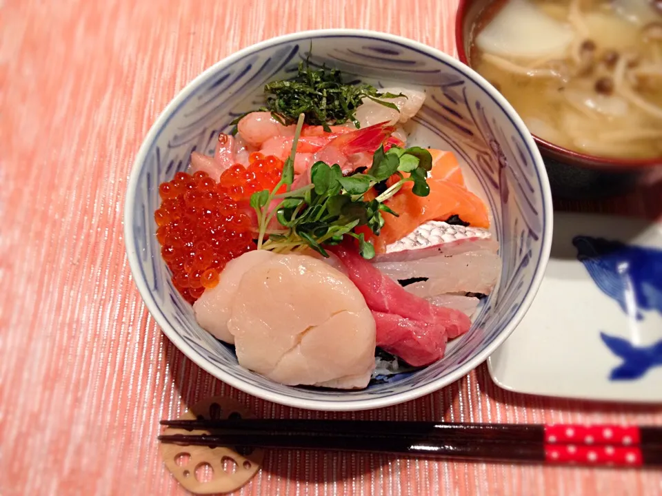 Snapdishの料理写真:おうちで海鮮丼|おゆさん