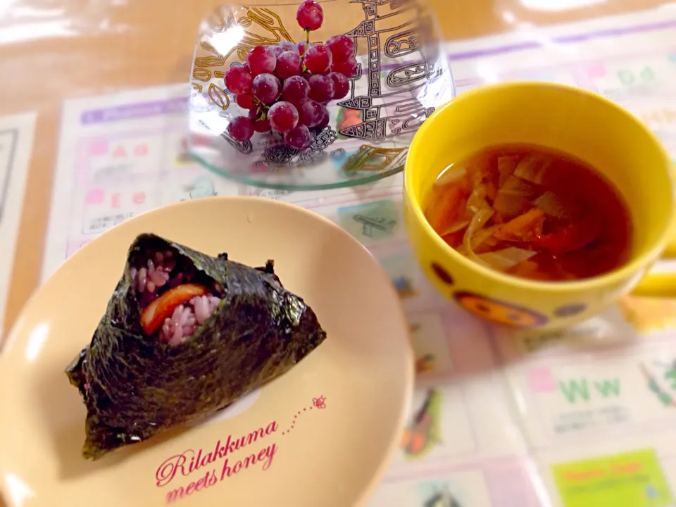 Snapdishの料理写真:息子朝ごはん🍙スパムおにぎり|かわちさん