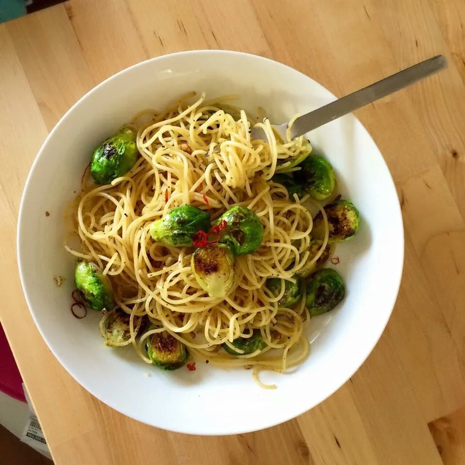 brussels sprouts pasta|inkainoviaさん