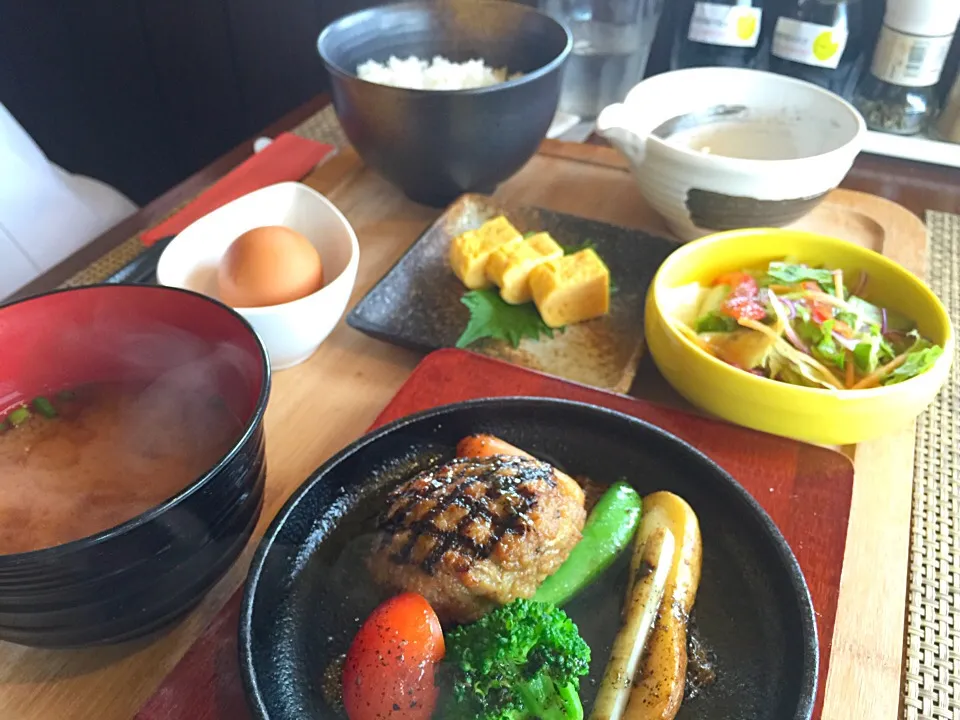 たまごかけごはん ハンバーグ定食|Yoshihiro Asatsuさん