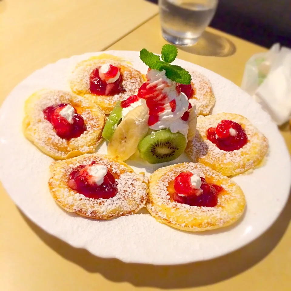 Snapdishの料理写真:ストロベリーパンケーキ|Kieさん