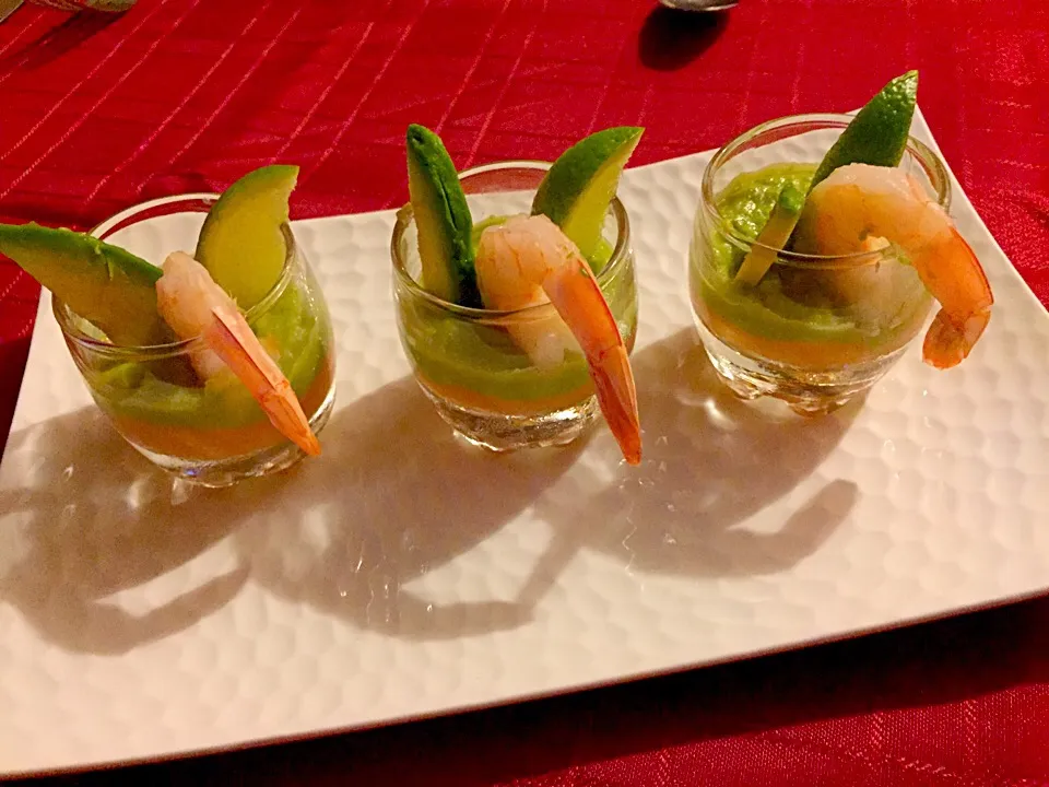 Prawns with Avocado + Spicy Seafood Sauce|Chrisy Hillさん