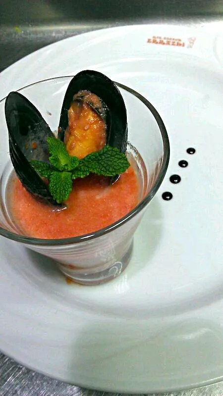 Snapdishの料理写真:mussel gazpacho|erreta (euskadi)さん