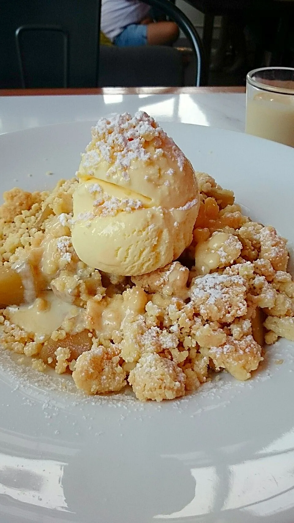 Apple Crumble with Vanilla Icecream|Ratta Dakzさん