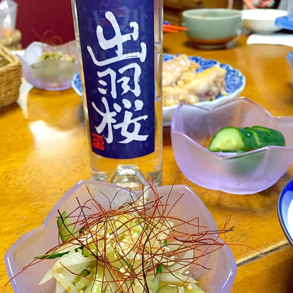 山形の出羽桜 五年大古酒低温熟成原酒と大根皮ときゅうりのナムル|まゆさんさん