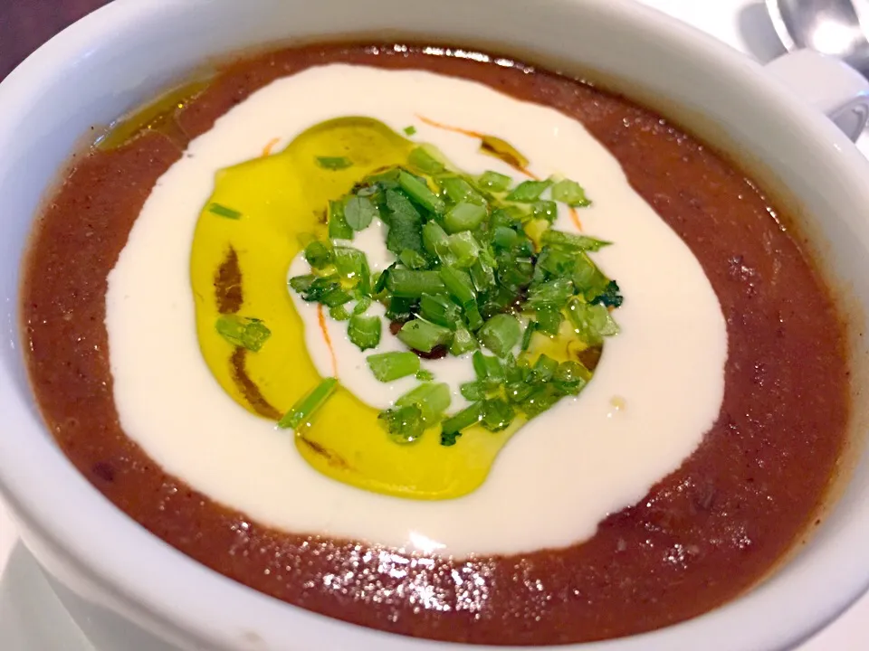 Black Beans Soup finished off with Sour Cream, Olive Oil and Coriander.|Hiroyuki Miyagiさん