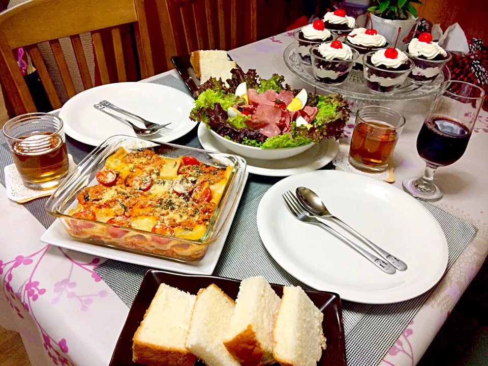 Dinner is serve Italian cuisine lasagna main dish bread and some slice ham salad with red wine for me and just tea for little princess Black Forest cake in the |Babyluv Cabrera Ocampoさん