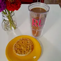 Whole grain waffle, natural peanut butter. chocolate shakeology with coffee and vanilla extract.|Mollyさん