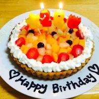 Snapdishの料理写真:誕生日ケーキ🐰フルーツタルト|Haruさん